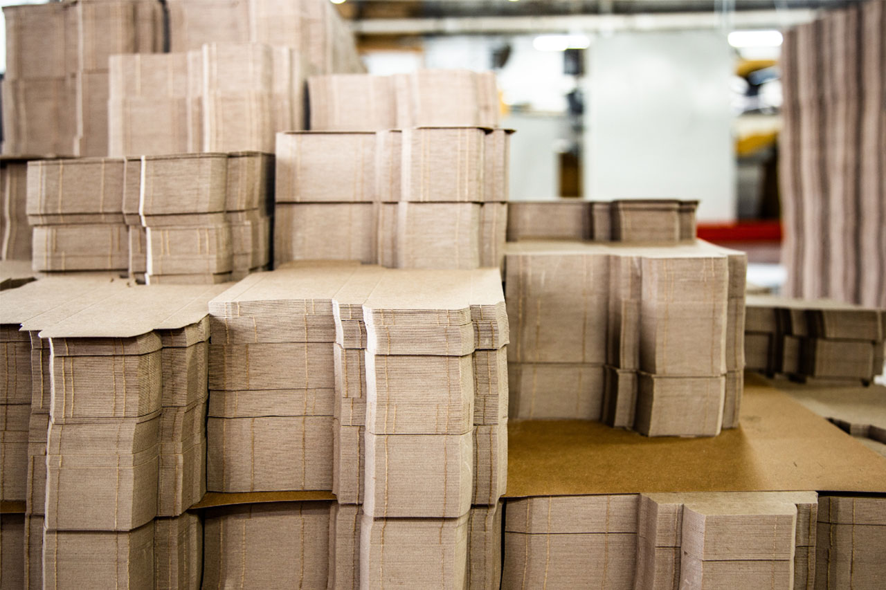 How to Use Metallic Finishes for Premium Packaging